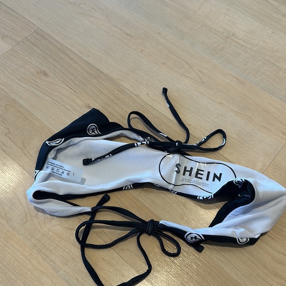 NWT SHEIN Bikini Bottom Size Large - Picture 2 of 3